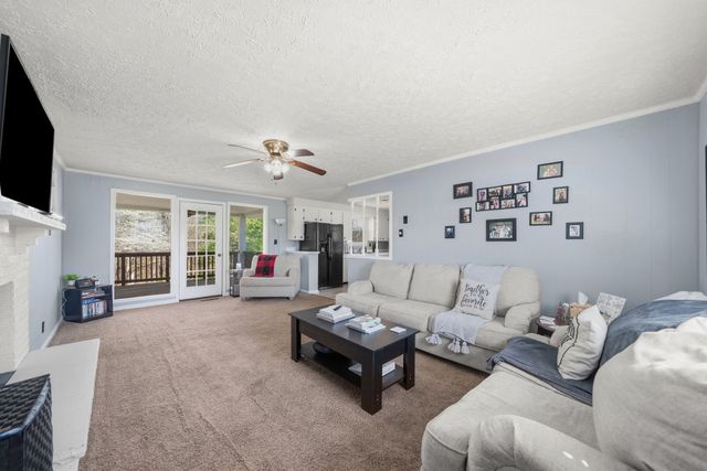 2403 Ashland City Rd, Clarksville, TN 37043