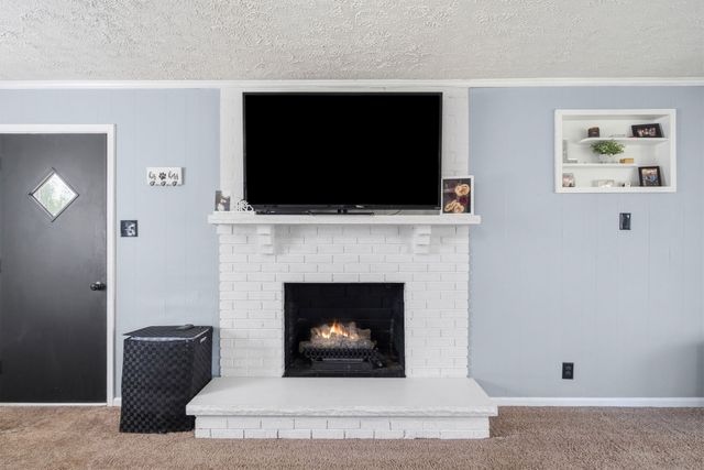 2403 Ashland City Rd, Clarksville, TN 37043