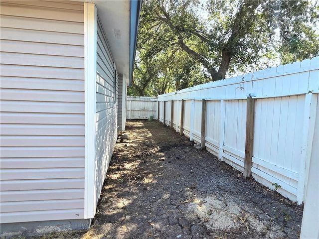 6005 Williston Dr, Corpus Christi, TX 78415
