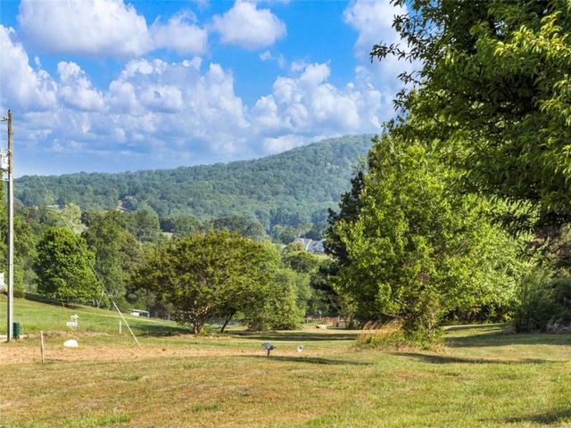 8490 Belton Bridge Road, Lula, GA 30554