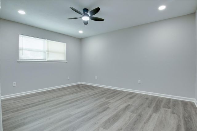 8406 Beechaven Rd, La Porte, TX 77571