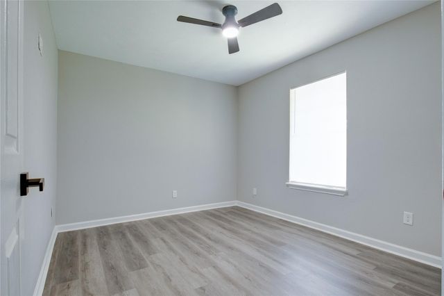 8406 Beechaven Rd, La Porte, TX 77571