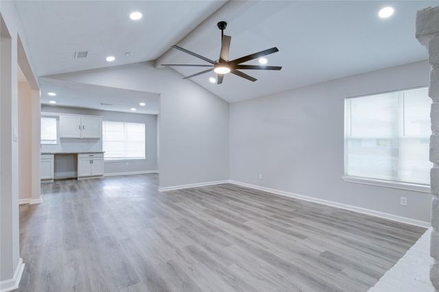 8406 Beechaven Rd, La Porte, TX 77571