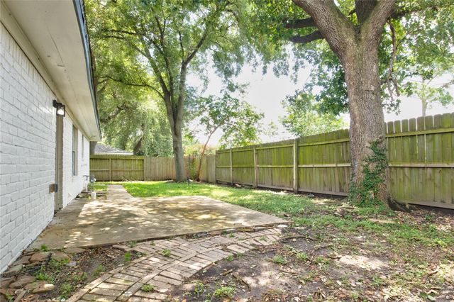 8406 Beechaven Rd, La Porte, TX 77571