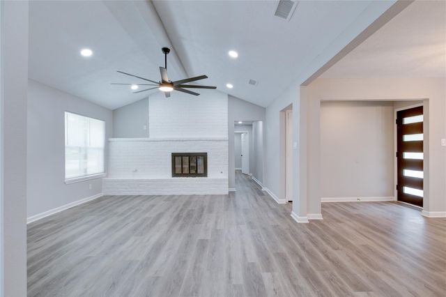 8406 Beechaven Rd, La Porte, TX 77571
