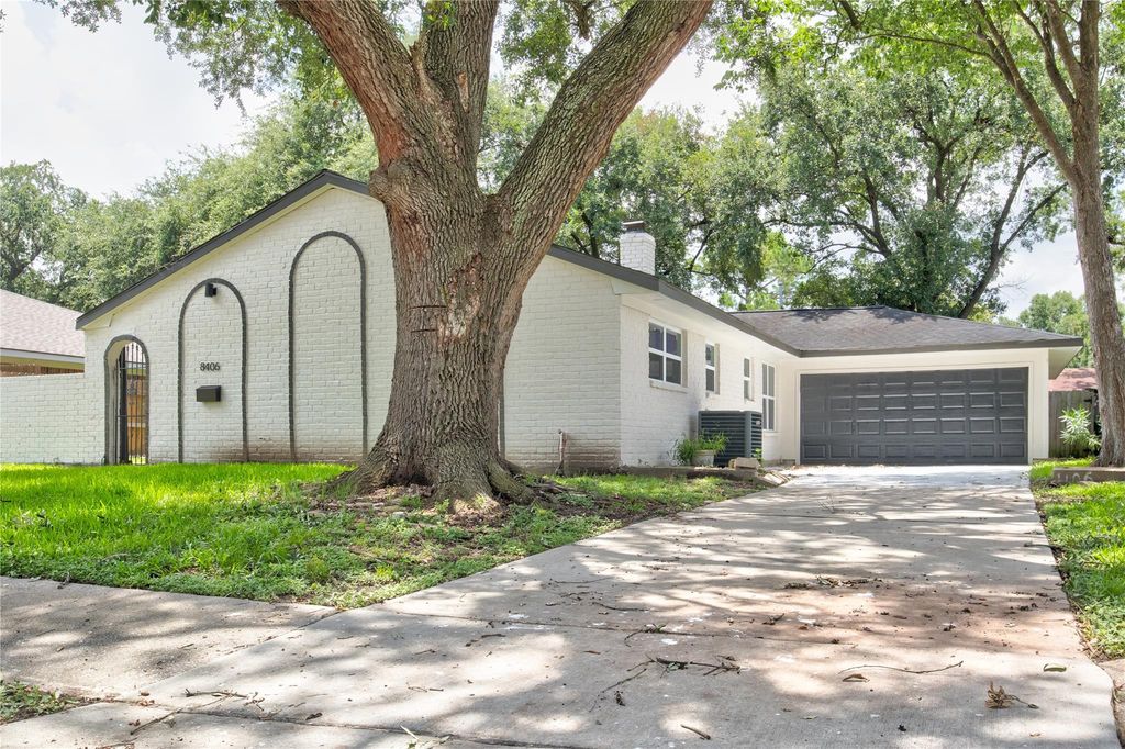 8406 Beechaven Rd, La Porte, TX 77571