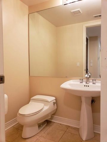 650 Columbia St 211, San Diego, CA 92101