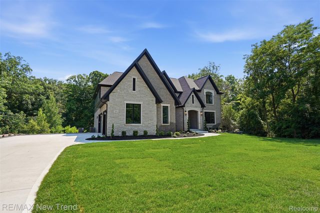 28943 Wintergreen, Farmington Hills, MI 48331