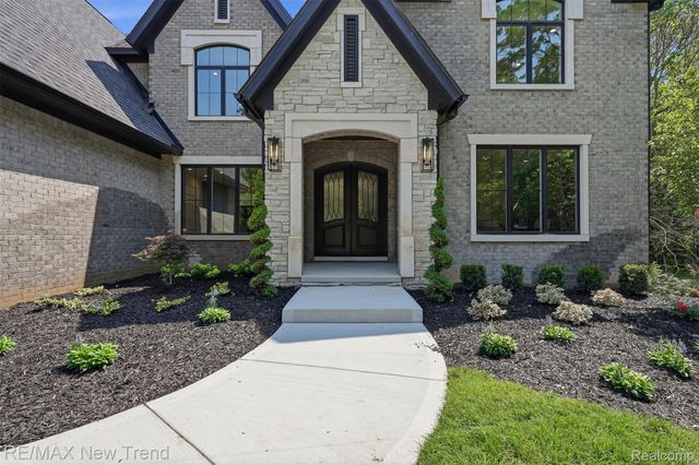 28943 Wintergreen, Farmington Hills, MI 48331