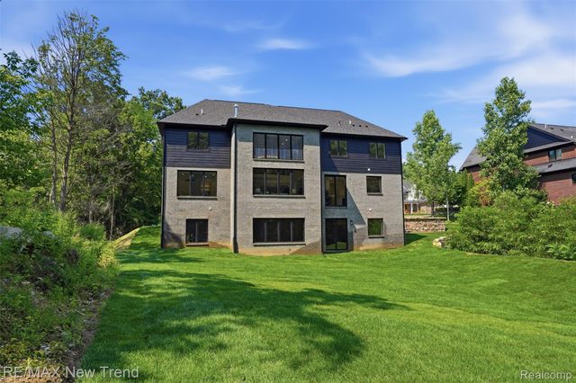 28943 Wintergreen, Farmington Hills, MI 48331