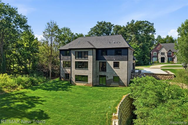 28943 Wintergreen, Farmington Hills, MI 48331