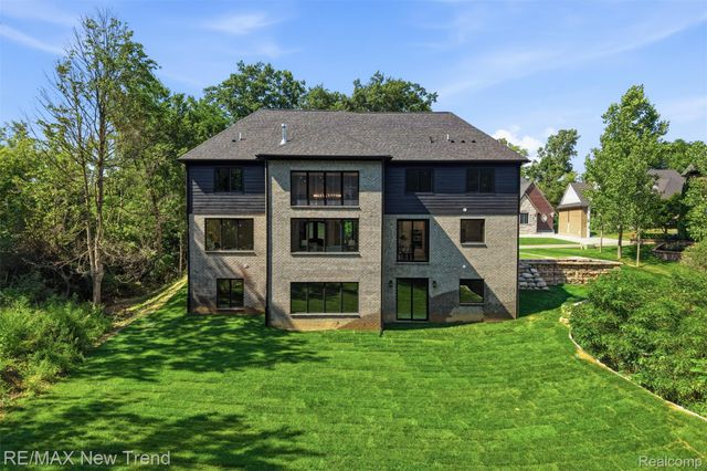 28943 Wintergreen, Farmington Hills, MI 48331