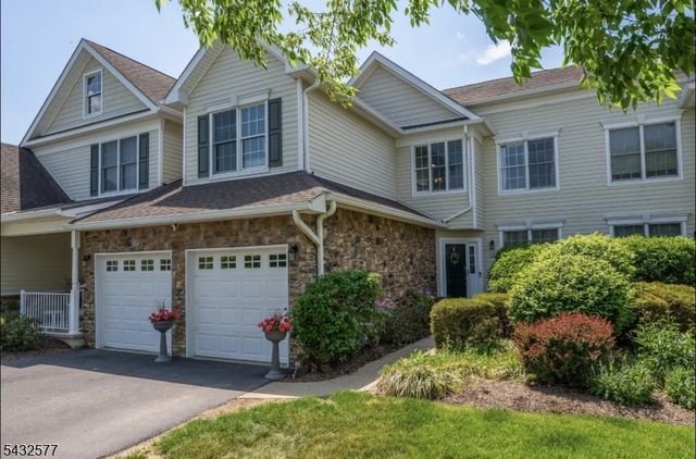 61 Briar Ct, Hardyston Twp., NJ 07419