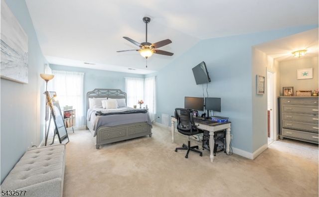 61 Briar Ct, Hardyston Twp., NJ 07419