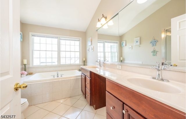 61 Briar Ct, Hardyston Twp., NJ 07419