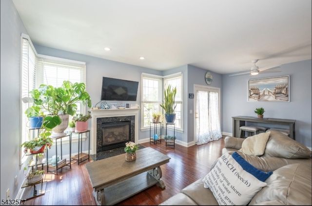 61 Briar Ct, Hardyston Twp., NJ 07419