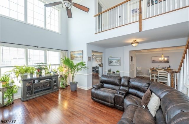 61 Briar Ct, Hardyston Twp., NJ 07419