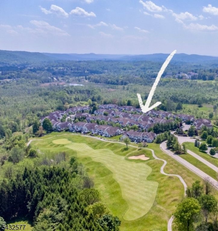 61 Briar Ct, Hardyston Twp., NJ 07419