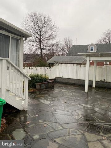 2204 GAYLORD DR, Suitland, MD 20746