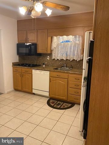 2204 GAYLORD DR, Suitland, MD 20746