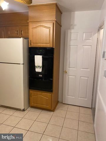 2204 GAYLORD DR, Suitland, MD 20746
