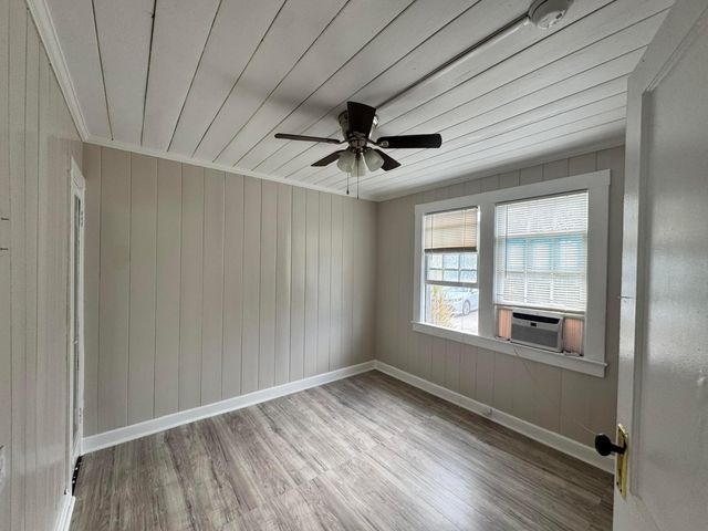 200 Park Avenue 6, Lake Park, FL 33403