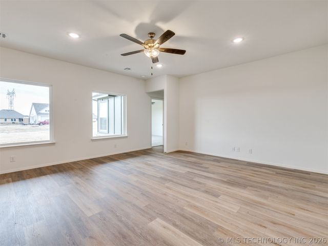 3442 E 153rd Street S, Bixby, OK 74008