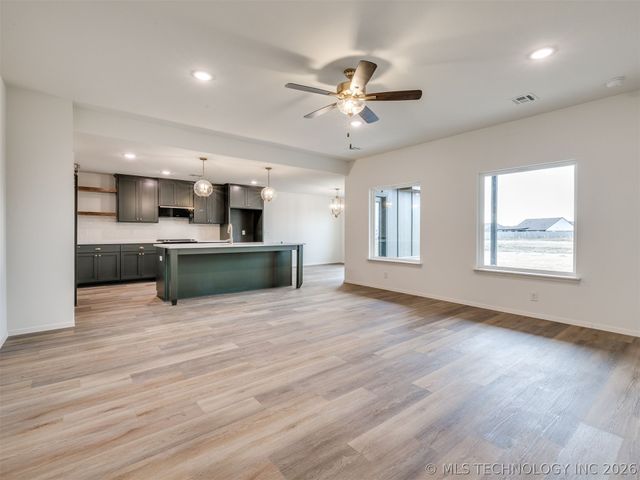 3442 E 153rd Street S, Bixby, OK 74008