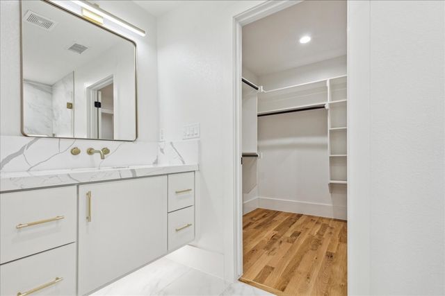 2327 Vagas Street 102, Dallas, TX 75219