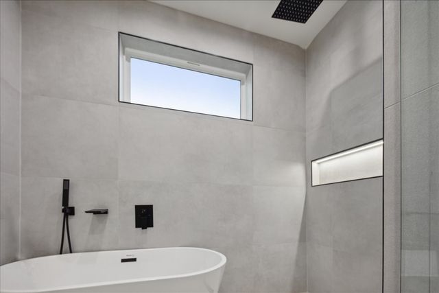 2327 Vagas Street 102, Dallas, TX 75219