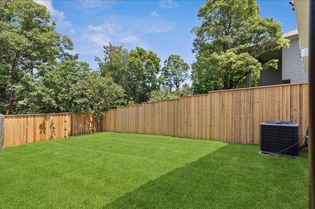 2327 Vagas Street 102, Dallas, TX 75219