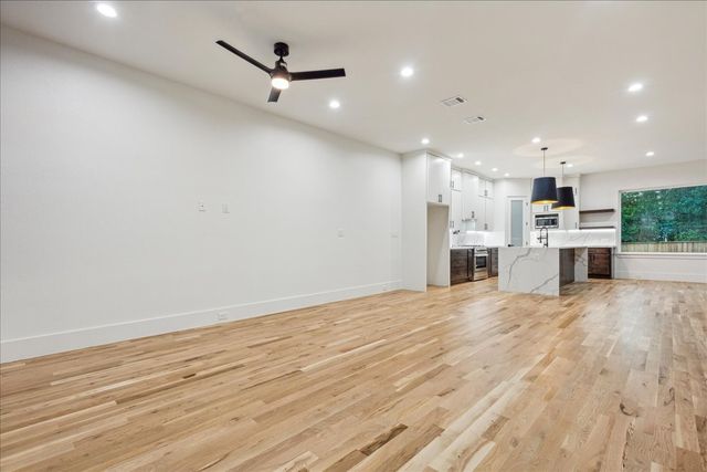 2327 Vagas Street 102, Dallas, TX 75219