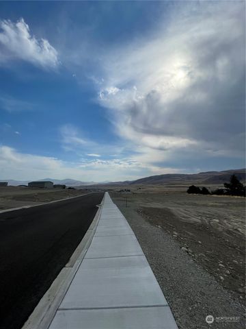 13 Parks Drive, Okanogan, WA 98840