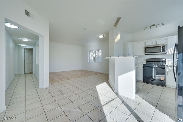 1881 West Alexander Road 1079, North Las Vegas, NV 89032