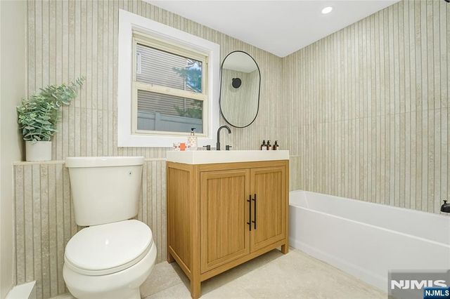 26 Pavonia Avenue, Emerson, NJ 07630