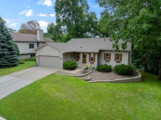 5879 Timber Trail SE, Prior Lake, MN 55372