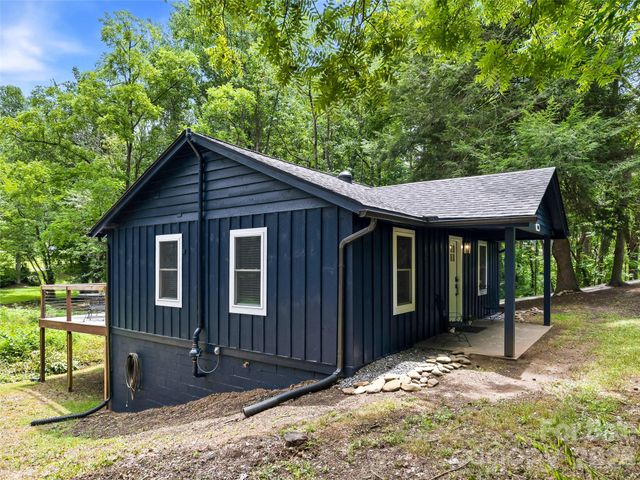468 Governors View Road, Asheville, NC 28805