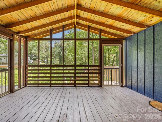 468 Governors View Road, Asheville, NC 28805