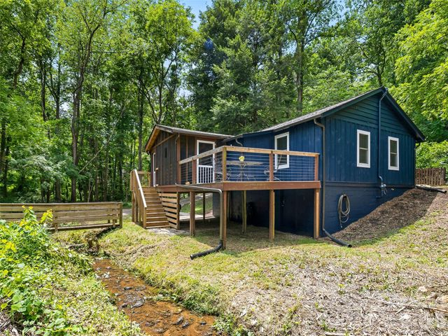 468 Governors View Road, Asheville, NC 28805