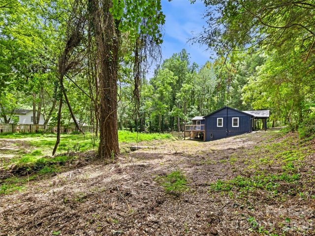 468 Governors View Road, Asheville, NC 28805