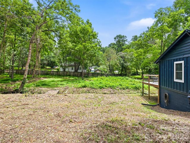 468 Governors View Road, Asheville, NC 28805