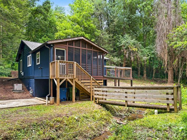 468 Governors View Road, Asheville, NC 28805