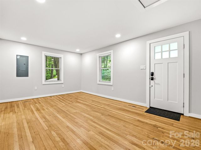 468 Governors View Road, Asheville, NC 28805