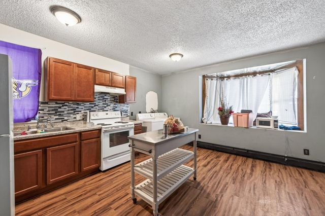88 Cook Avenue W, Saint Paul, MN 55117