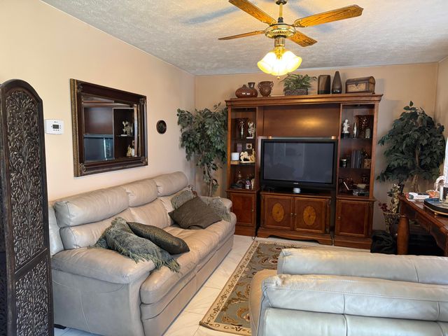 149 Cherokee Avenue, Russell Springs, KY 42642