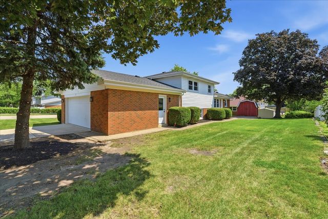 37 E Weathersfield Way, Schaumburg, IL 60193