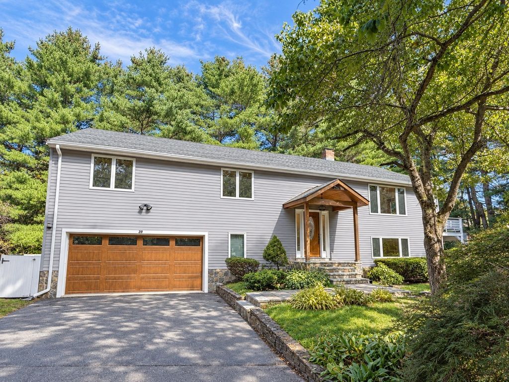 39 Ingleside, Lexington, MA 02420