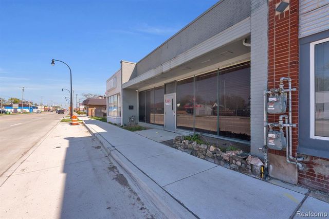 16914 E 9 Mile Road, Eastpointe, MI 48021