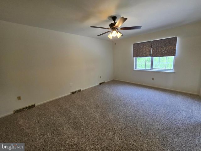 9 GRISTMILL DR, Dover, DE 19904