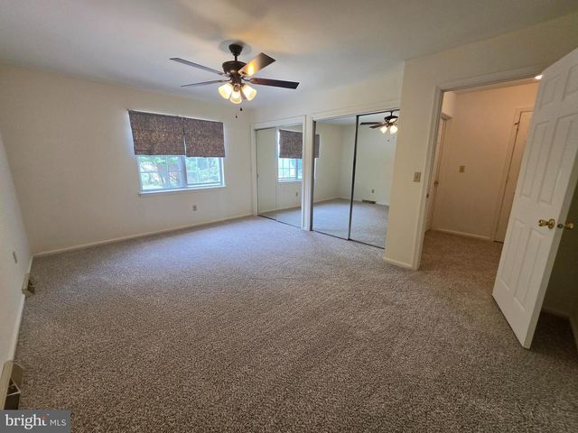 9 GRISTMILL DR, Dover, DE 19904